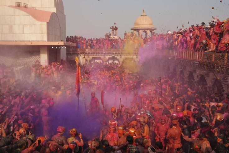 holi in mathura